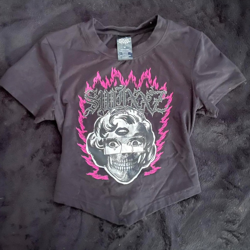 Stylish Black and Pink Graphic Crop Top